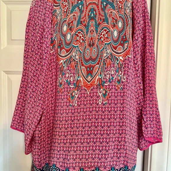 Tolani Silk  Paisley Women's Top - Picture 2 of 3
